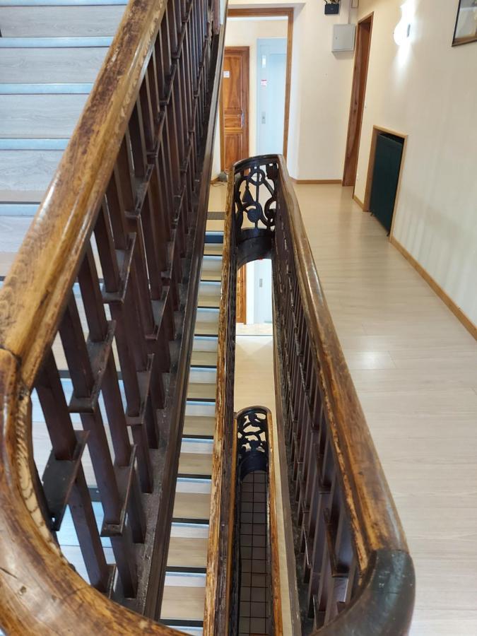 בארג'ס Hotel La Montagne Fleurie מראה חיצוני תמונה