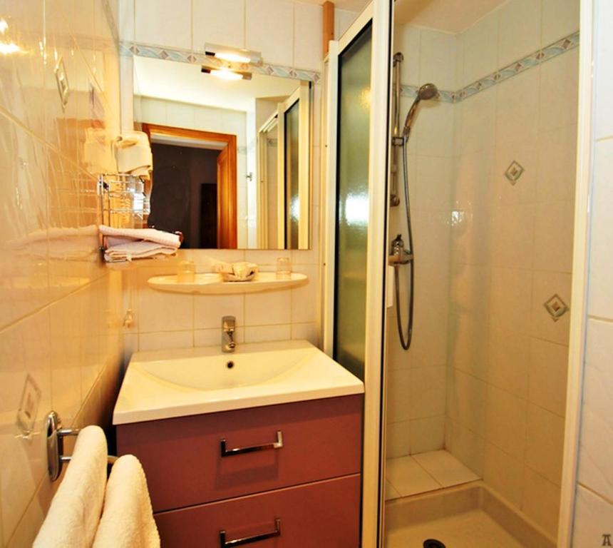 בארג'ס Hotel La Montagne Fleurie חדר תמונה