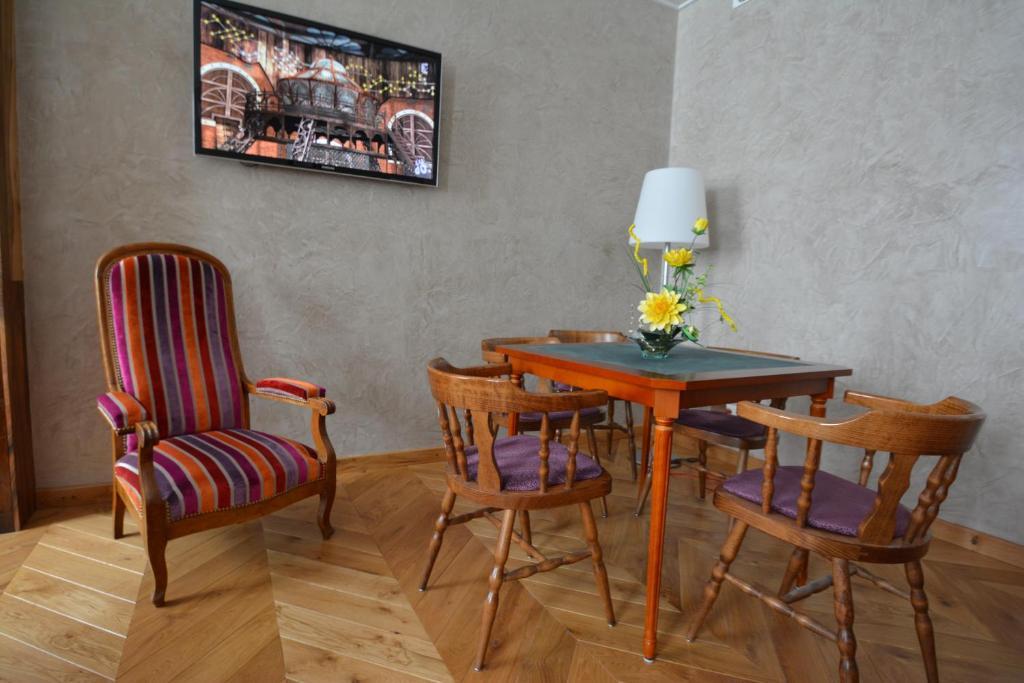 בארג'ס Hotel La Montagne Fleurie מראה חיצוני תמונה
